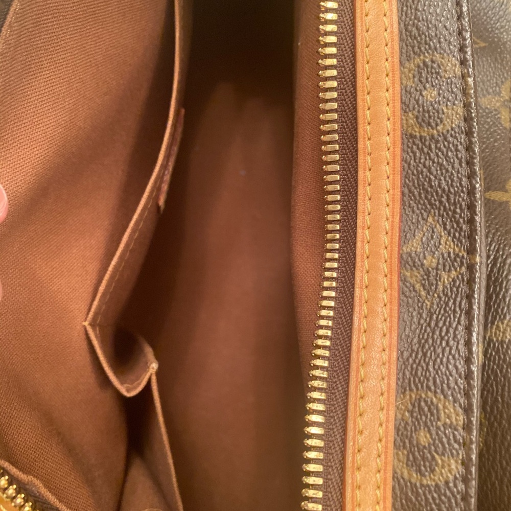 Louis Vuitton Rivet Monogram Bag - Picture 4 of 9